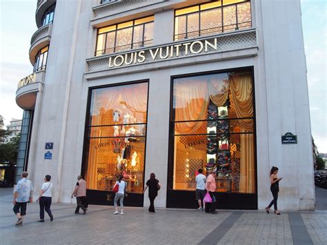 fashion outlet shop louis vuitton